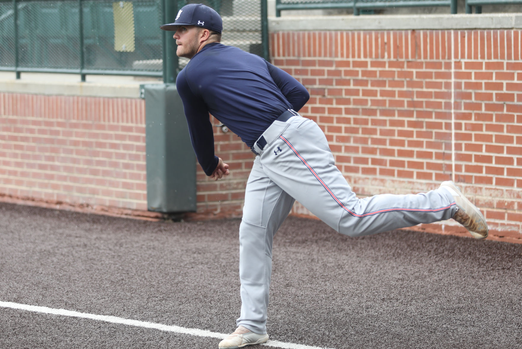 Auburn baseball practices prior to its appearance in the Super Regionals